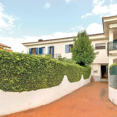Three-bedroom In Rosa Te Apartman *